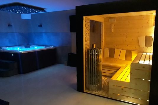 VIP zóna - Privátní wellness a sauna s 2 drinky zdarma - 2 hod